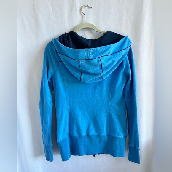 LuluLemon vintage blue scuba - Picture 3 of 6
